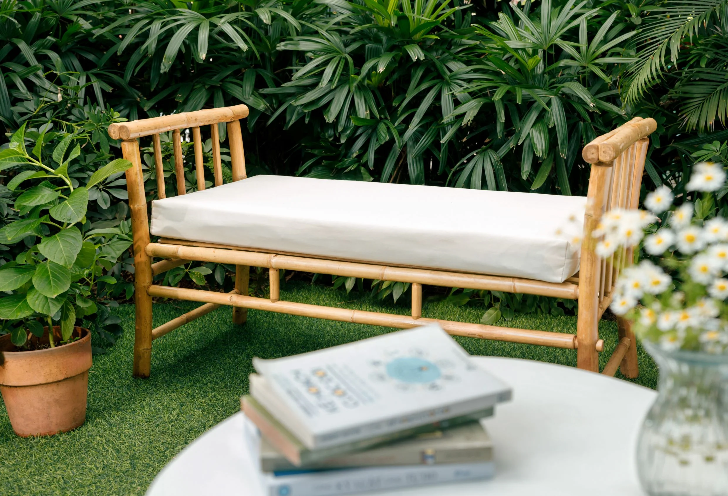 DILI - Banc en bambou massif et tissu beige - Image 2
