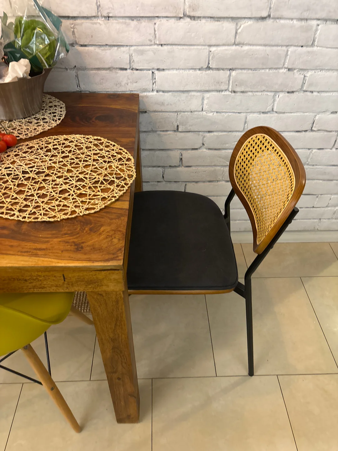 ALESUND - Lot de 2 chaises de salle à manger en rotin et suédine noir - Image 10