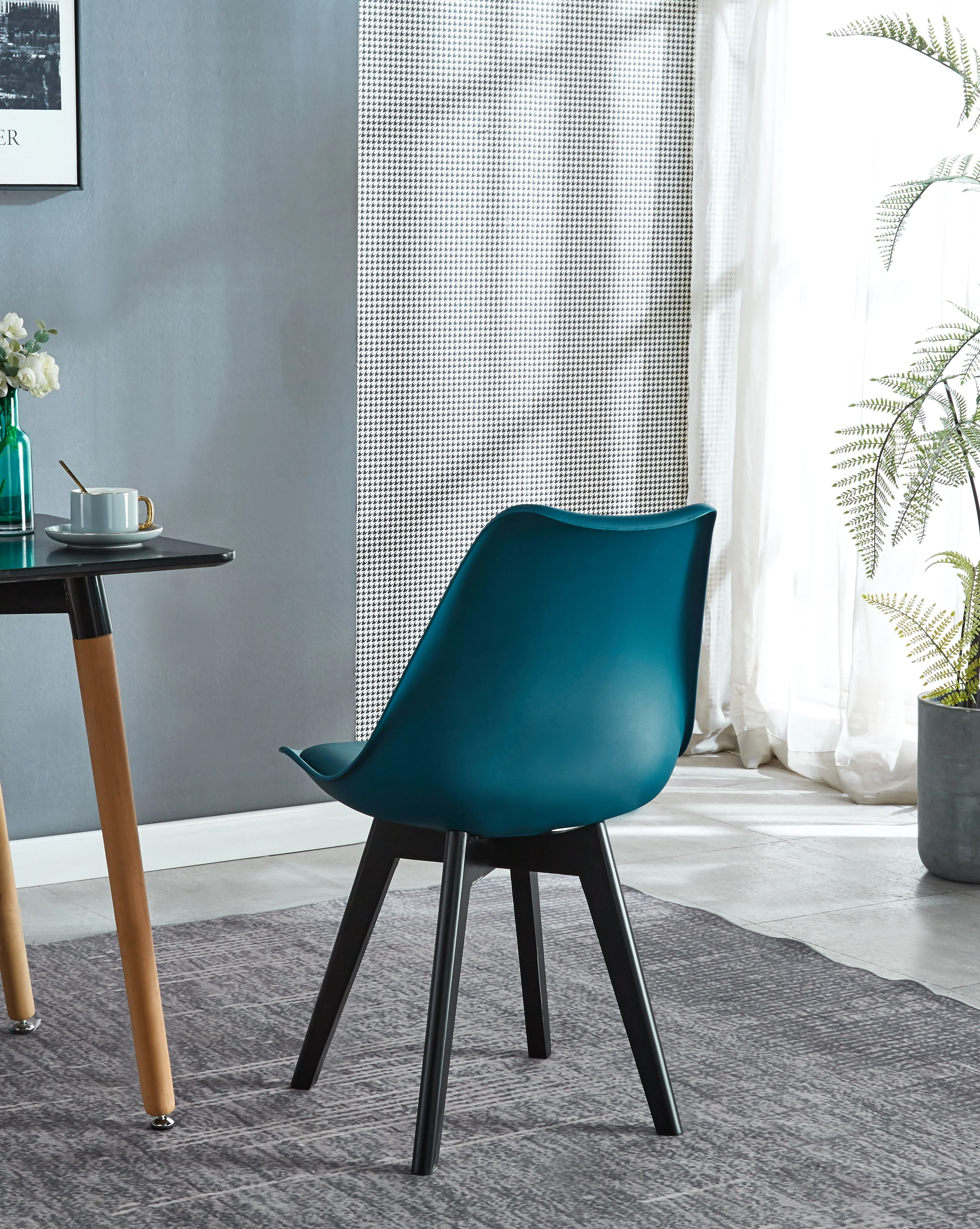 ESBJERG - Lot de 4 chaises scandinaves en bois et polypropylène bleu - Image 2