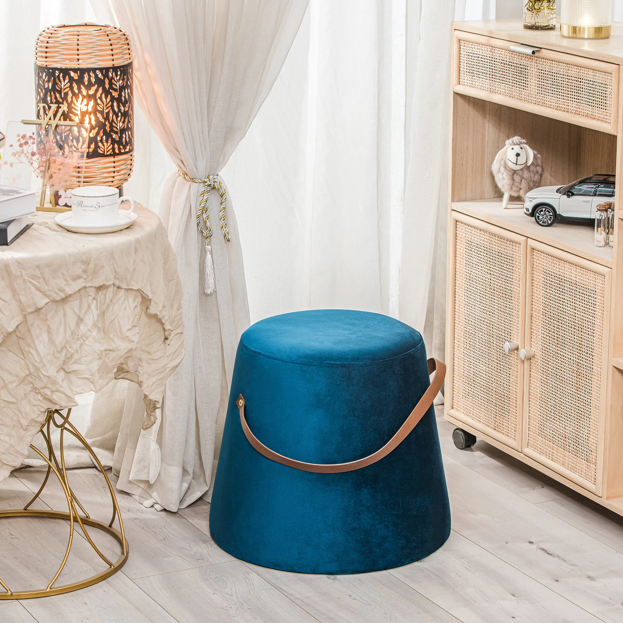 FUJI - Pouf en velours bleu avec corde - Image 2