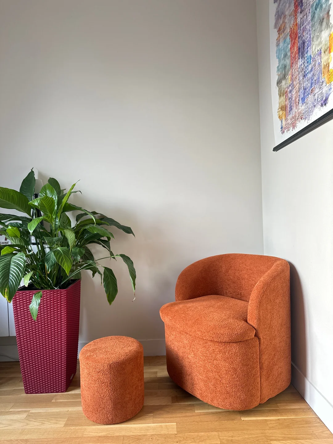 HALMSTAD - Fauteuil de salon pivotant et pouf en tissu terracotta - Image 9