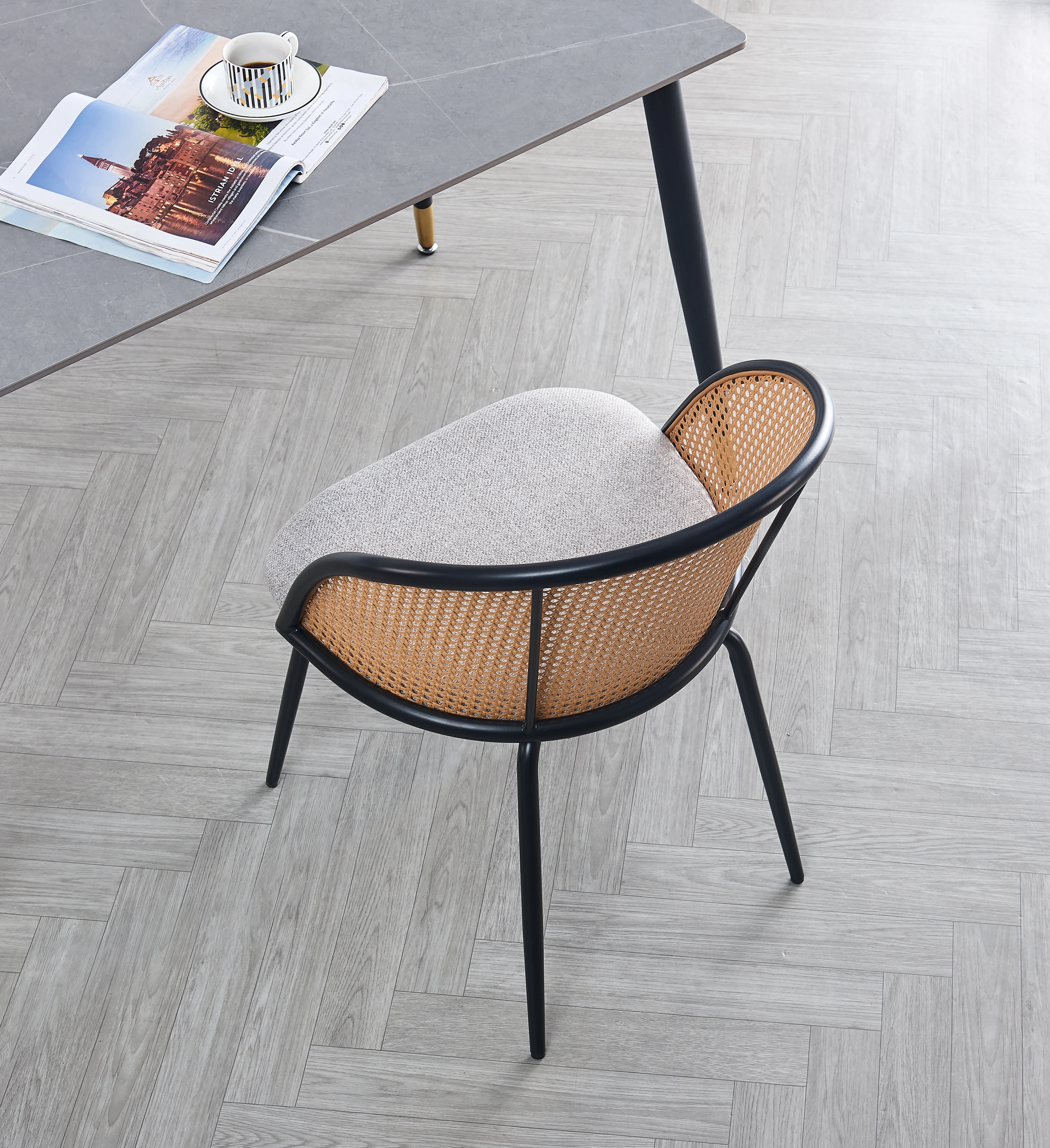 KOBE - Lot de 2 chaises en métal et cannage avec assise en tissu gris - Image 3