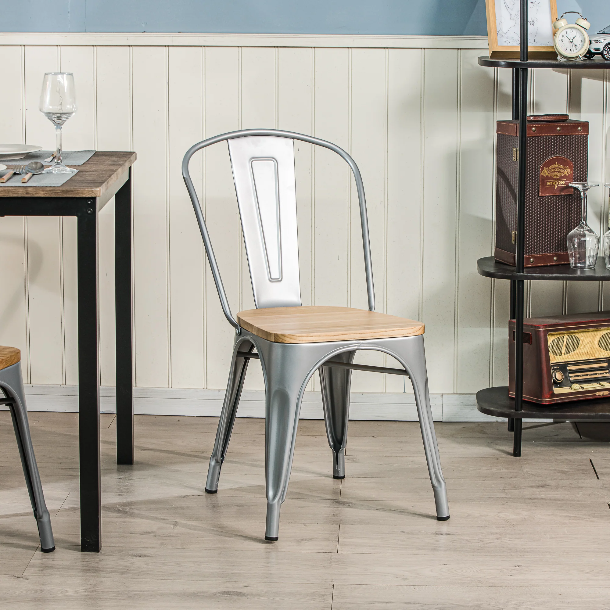NASH - Lot de 4 chaises industrielles en métal et bois gris - Image 4
