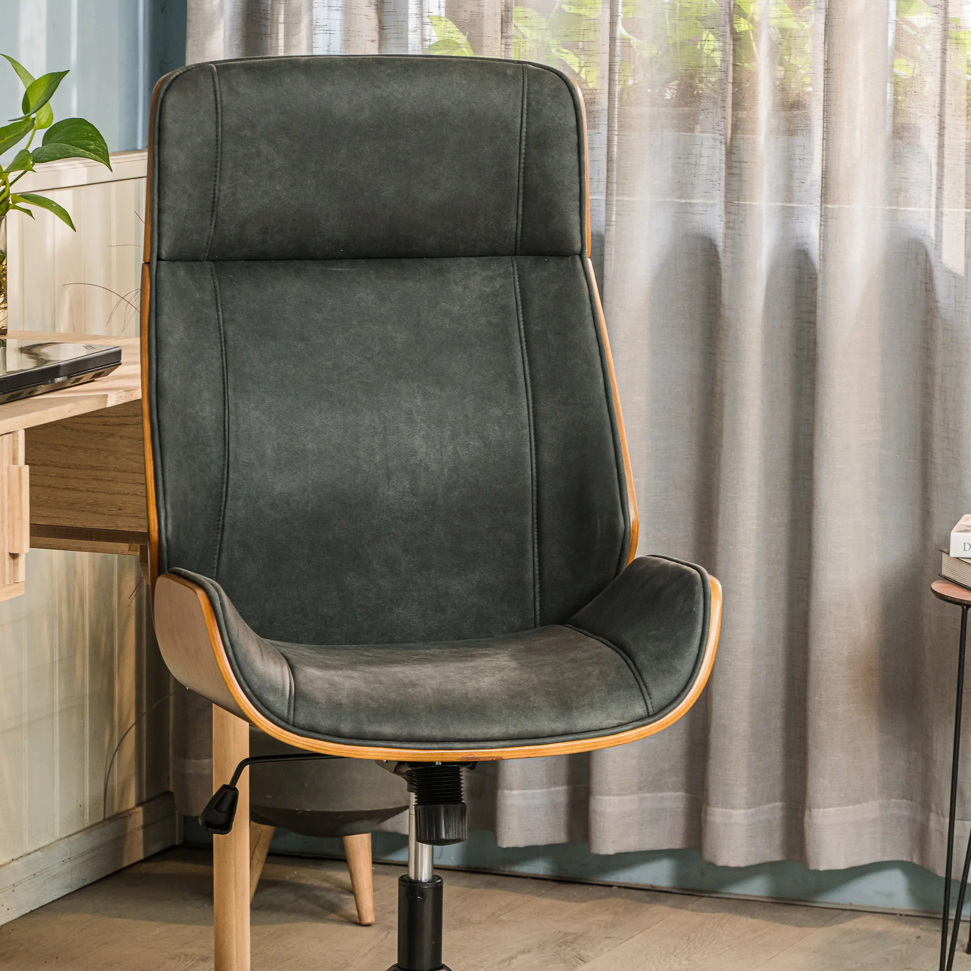 VICTORIA - Chaise de bureau en bois et suèdine noir - Image 4