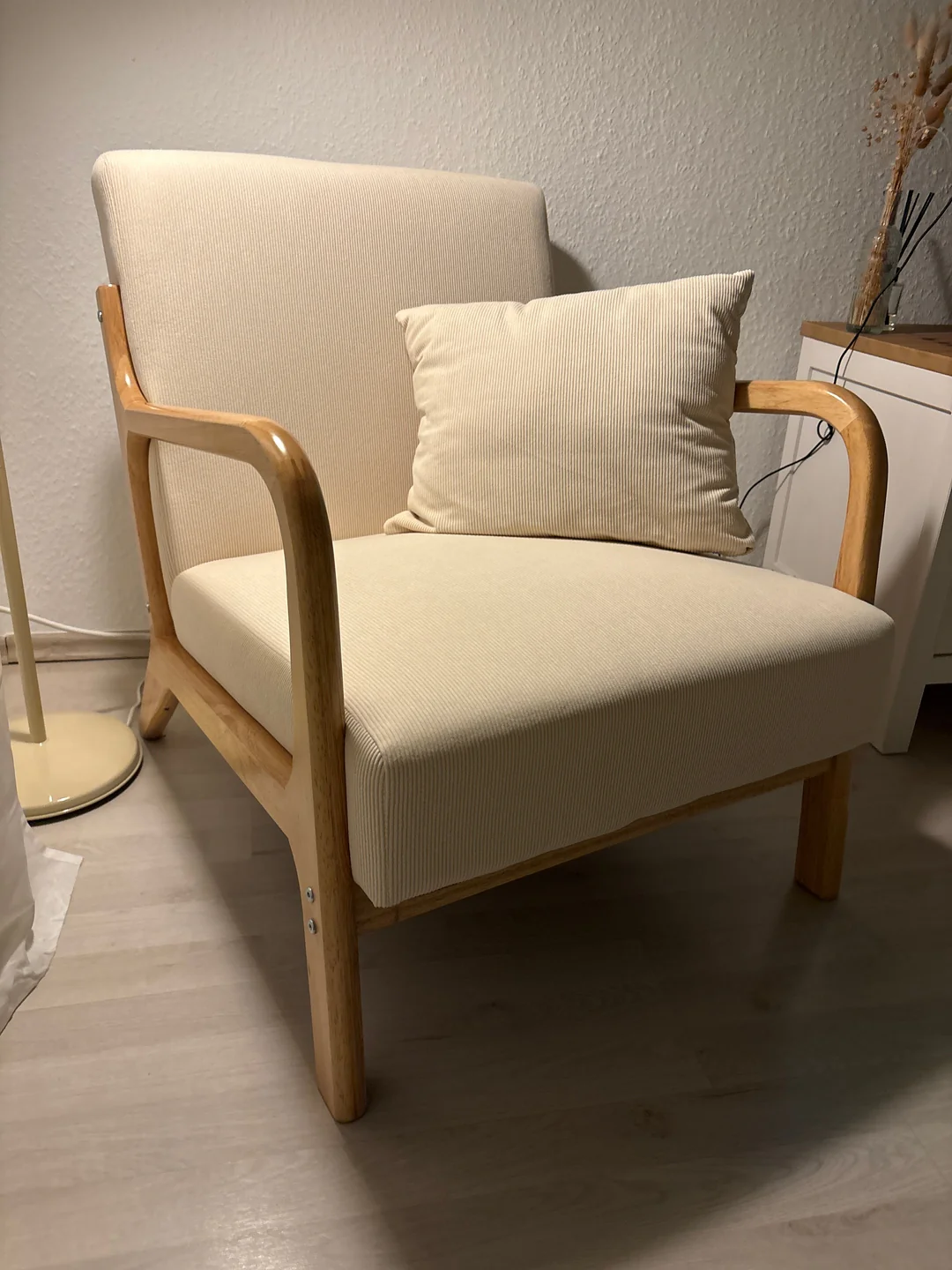 OHAMA - Fauteuil de salon en bois massif et velours côtelé beige - Image 7