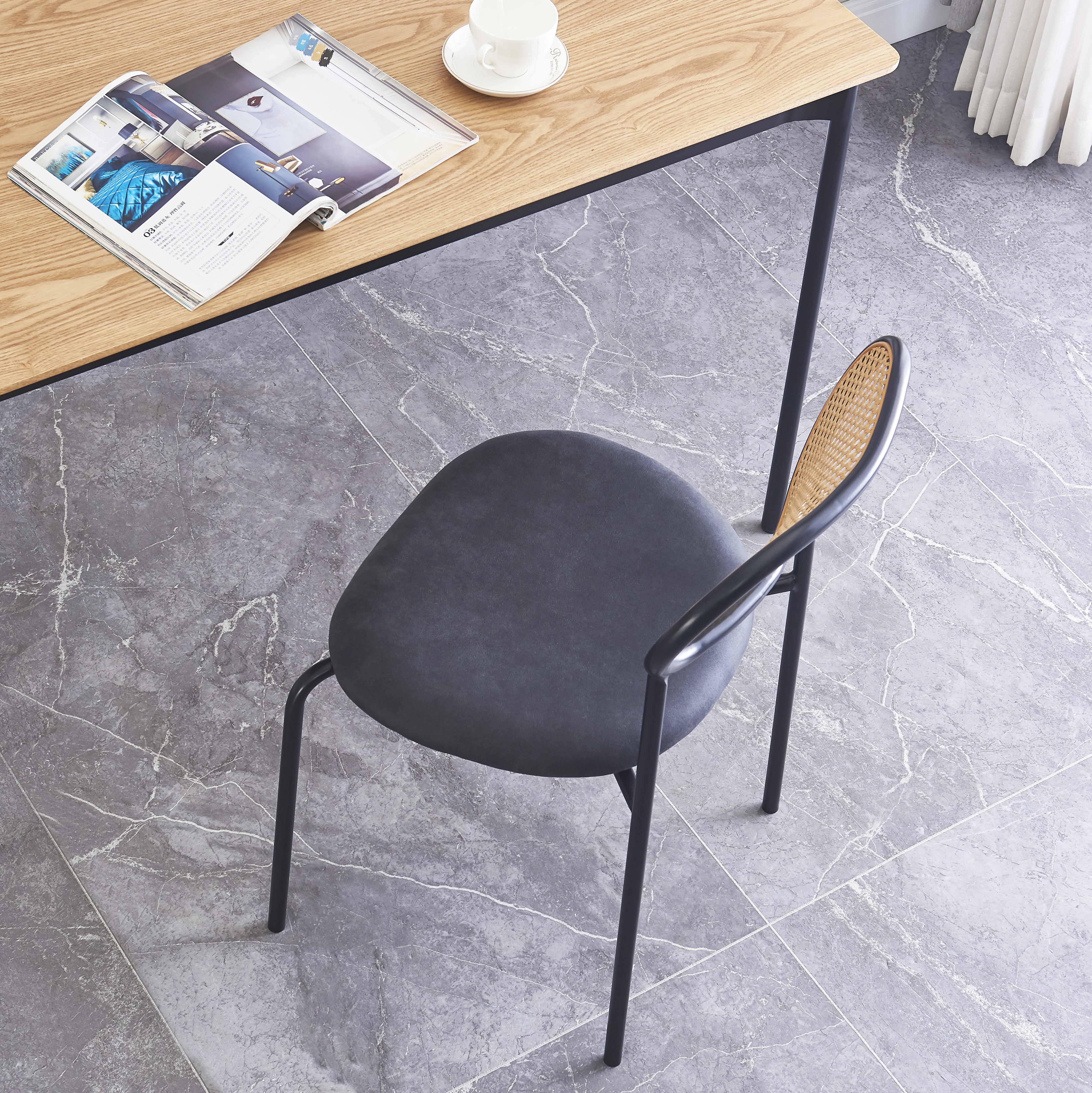 OREBRO - Lot de 2 chaises en métal et cannage avec assise en suèdine noir - Image 3