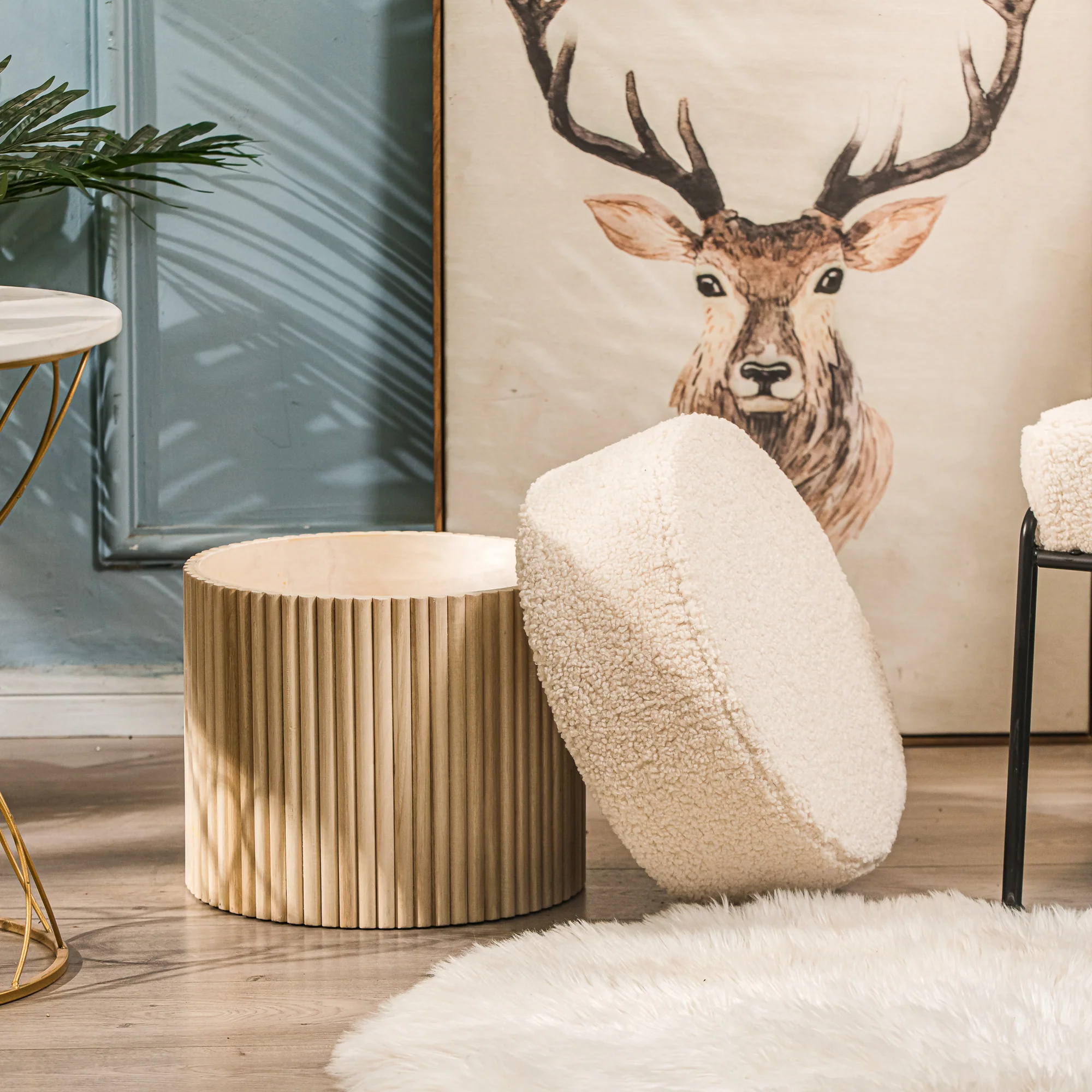 OTSU - Pouf en bouclettes blanches et base en bois - Image 4