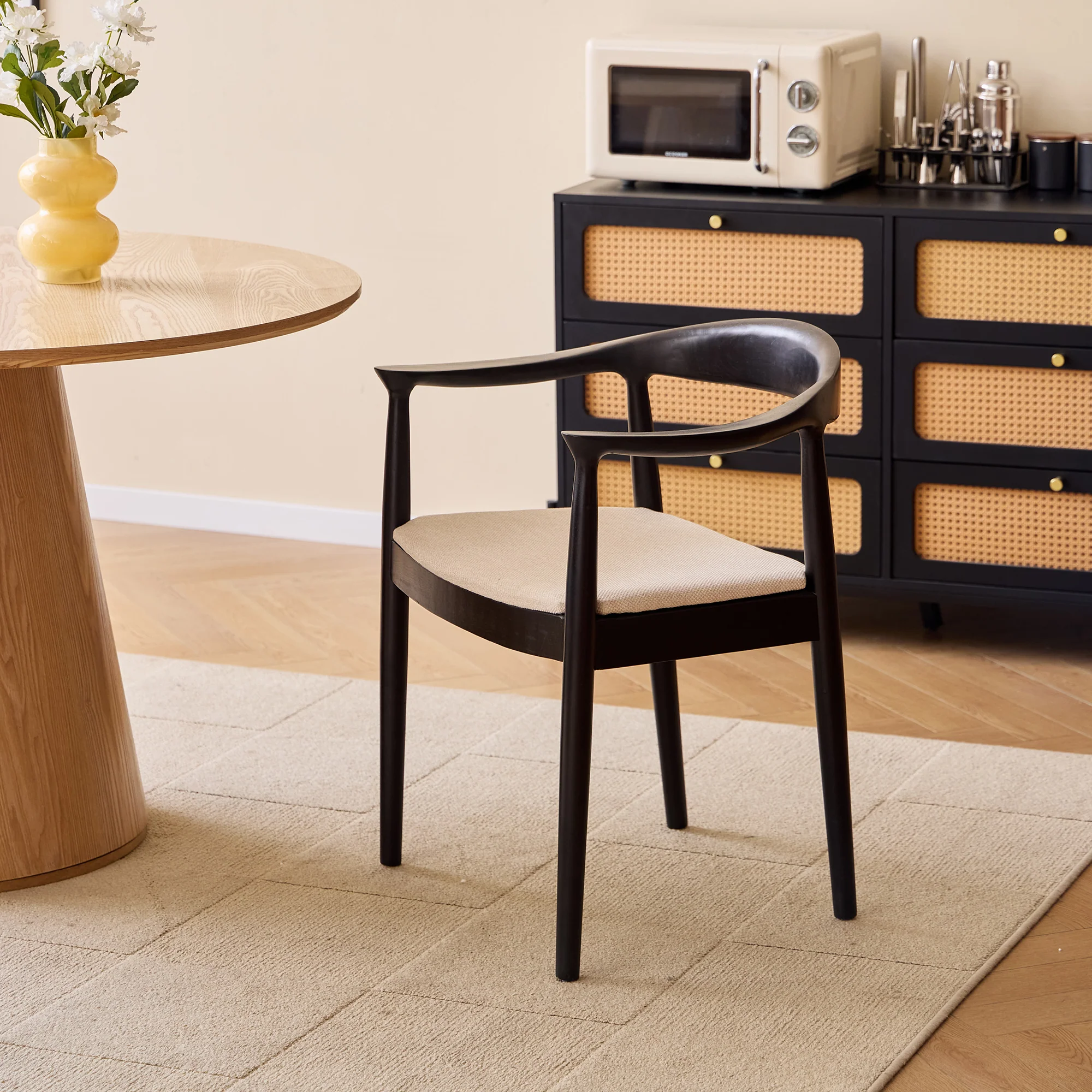 SALTA - Lot de 2 chaises de salle a manger en bois massif noir et tissu beige - Image 3