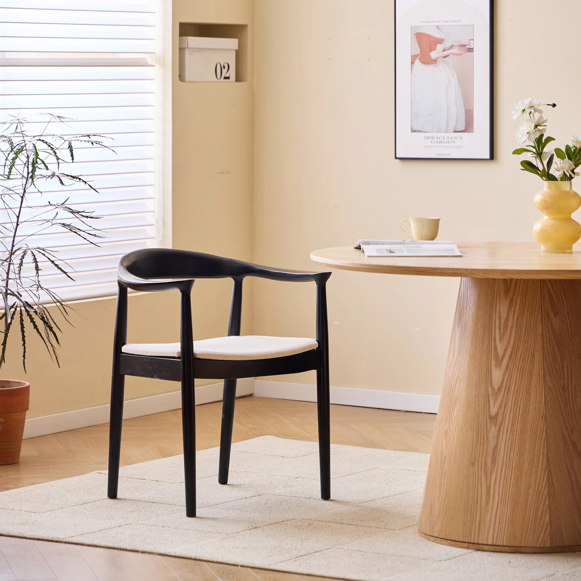 SALTA - Lot de 2 chaises de salle a manger en bois massif noir et tissu beige - Image 8