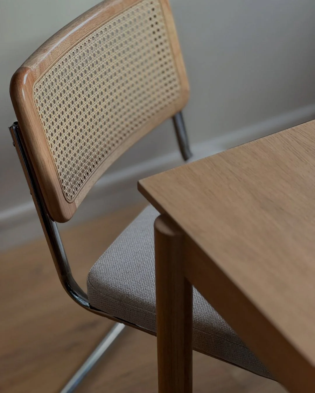 SOFIA - Lot de 2 chaises en métal et cannage avec assise en tissu beige - Image 8