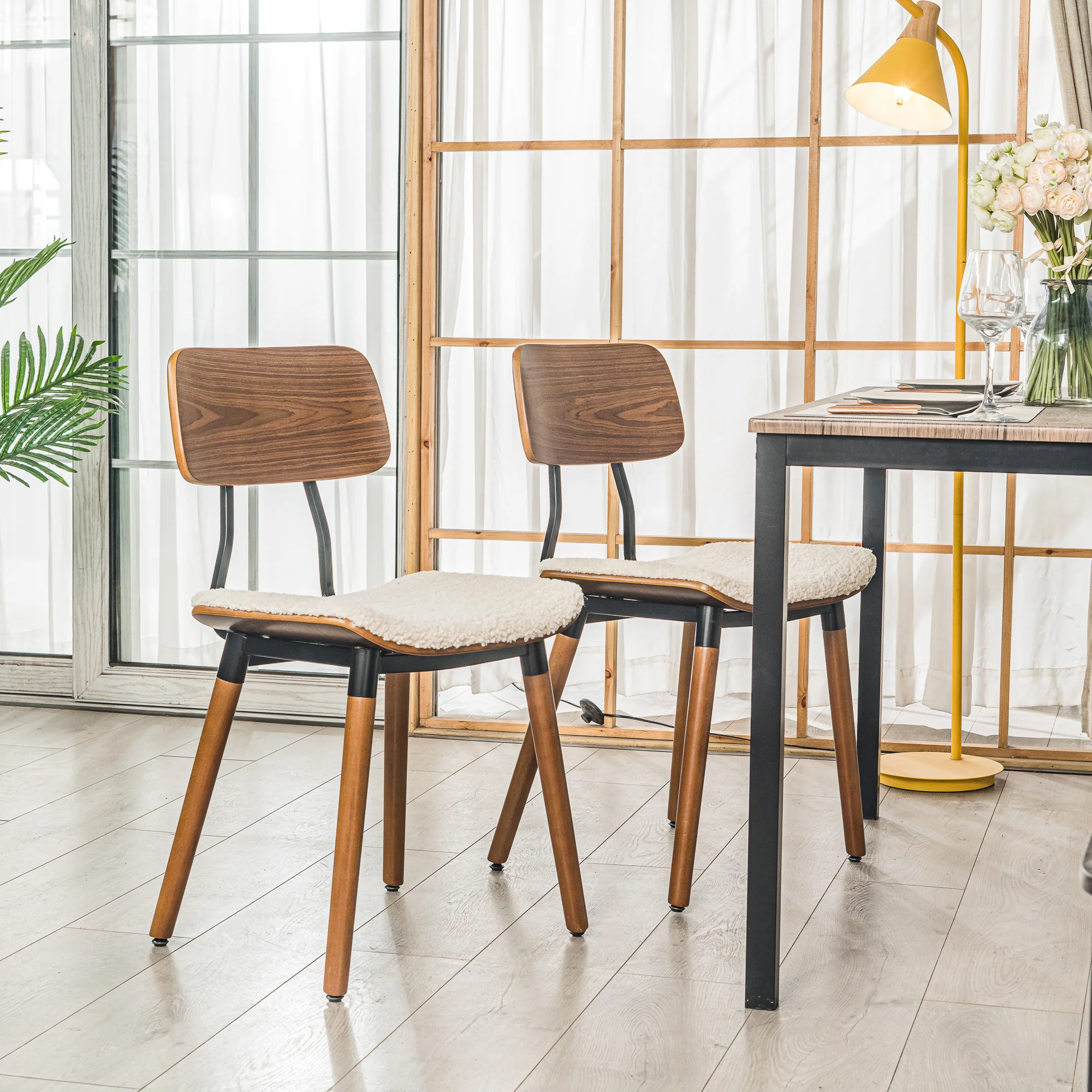 VICTORIA - Lot de 2 chaises en bois et bouclettes blanches - Image 7
